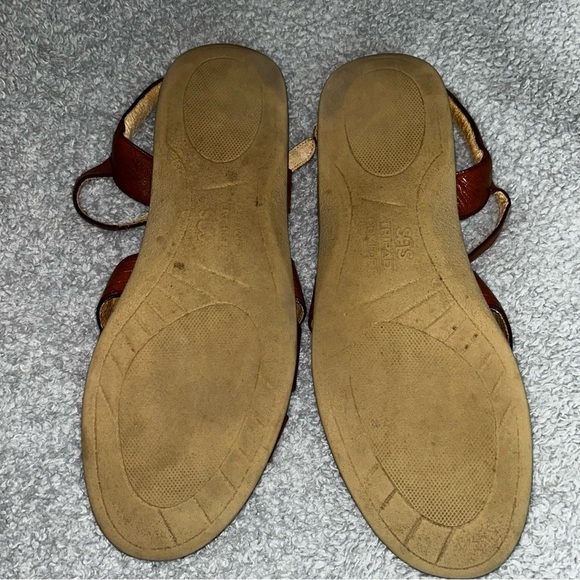 SAS Brown Leather Sandals - Picture 2 of 4
